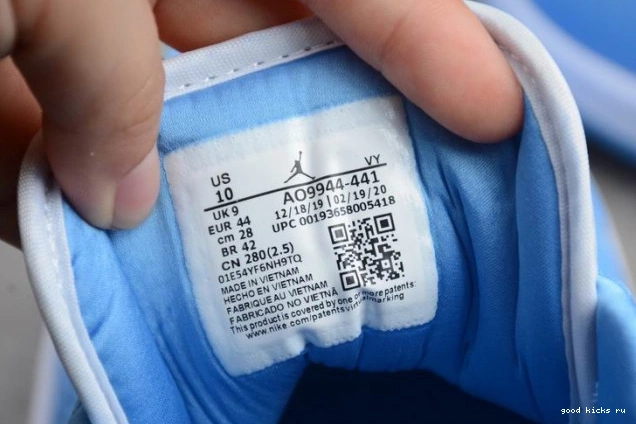 1 UNC Jordan Low Air (W) AO9944-441 0713